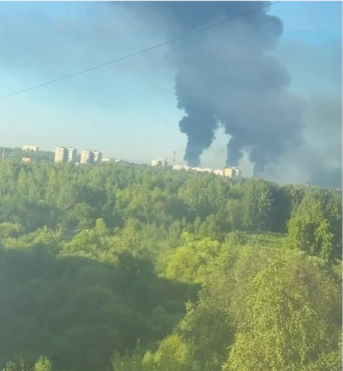 Зеленський підтвердив удари по двох російських НПЗ та суднах тіньового флоту Зеленський підтвердив удари по двох російських НПЗ та суднах тіньового флоту