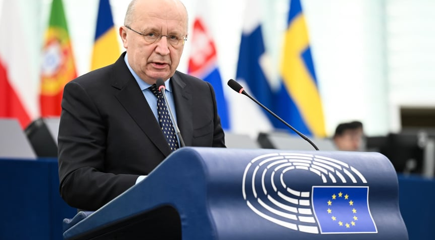 Єврокомісар заявив, що Путін сам переносить війну на територію спецслужб РФ Єврокомісар заявив, що Путін сам переносить війну на територію спецслужб РФ