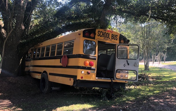 В США 11-летний мальчик угнал школьный автобус. Полицейские гонялись за ним полчаса