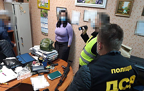 У Києві нотаріуса затримали на хабарі в 1,2 млн грн