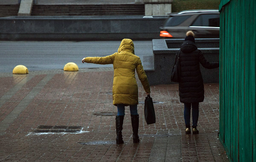 "Тротуари – суцільна ковзанка": Кличко погрожує кадровими висновками через неякісне прибирання Києва