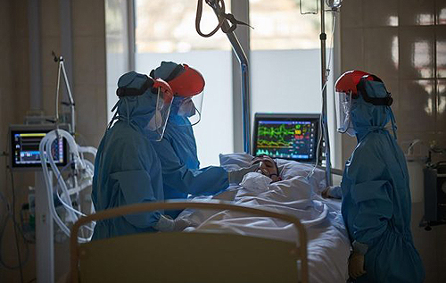 В Україні – рекорд за кількістю госпіталізацій із COVID-19: медик попередив про колапс у лікарнях