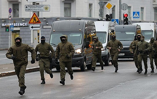 Белорусские силовики заявили о преступных приказах власти