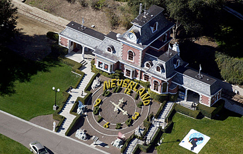 Ранчо Майкла Джексона "Неверленд" продали почти в пять раз дешевле начальной цены