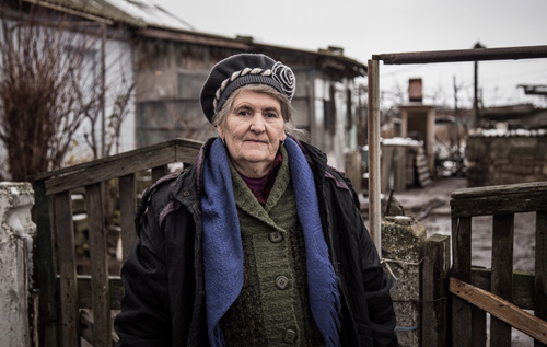 В крымском городе Щелкино многодетная семья, проживающая в общежитии по договору найма, сделала незаконную перепланировку, присоединив к своим комнатам места общего пользования. 