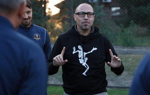 Хорватский тренер общается с футболистами на украинском языке