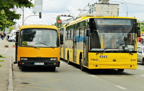 Штрафи для перевізників та низькі тарифи для пасажирів: Верховній Раді запропонували реформу громадського транспорту