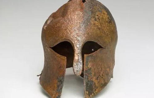 Принадлежал потомкам Одиссея: в Израиле обнаружили древний шлем, которому почти 3 тыс. лет