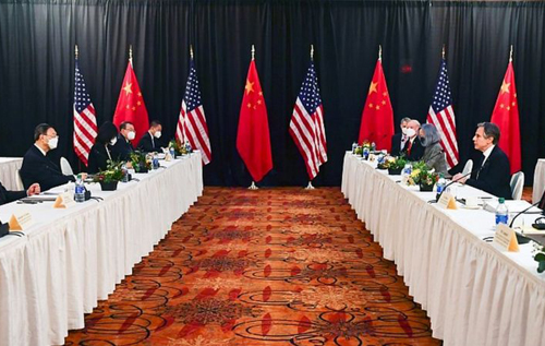 Первые переговоры администрации Байдена с Китаем превратились в публичную перепалку