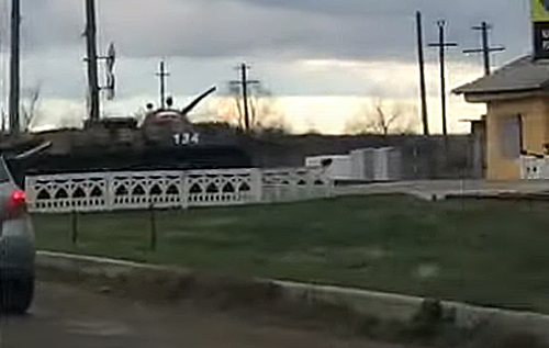 На территории Приднестровья возле украинской границы заметили колонну российских БТР. ВИДЕО