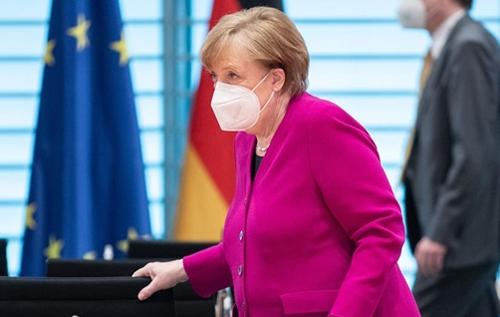 Меркель отберет полномочия у глав регионов для борьбы с COVID-19