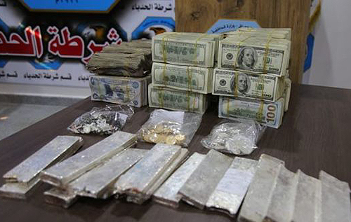 В Ираке нашли тайник террористов с золотом и серебром