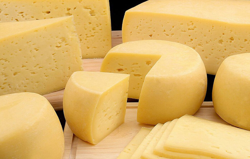 Как отличить сыр от сырного продукта: три простых правила