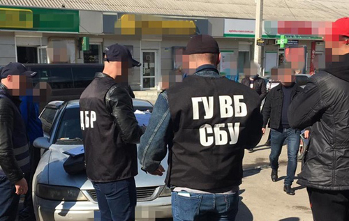 На Дніпропетровщині поліцейські продавали амфетамін та шантажували покупців, – СБУ