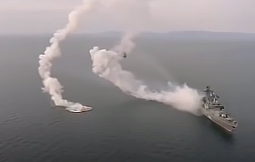 Российский фрегат "Маршал Шапошников" едва не попал сам в себя при запуске высокоточной ракеты "Калибр". ВИДЕО