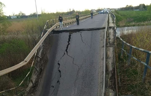 У Львівській області впав нещодавно відремонтований міст через річку Західний Буг. ВІДЕО