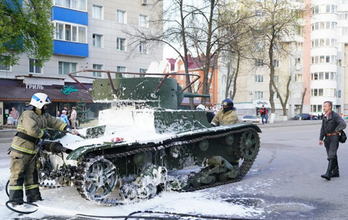 В России на репетиции парада Победы загорелся танк. ВИДЕО