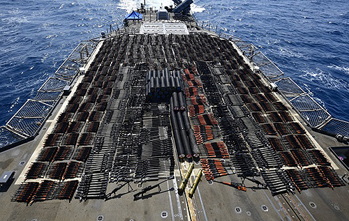 ВМС США задержали судно с российским и китайским оружием