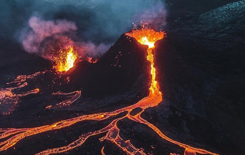 В Исландии выставили на продажу проснувшийся вулкан