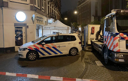 В столице Нидерландов мужчина на улице зарезал человека и ранил еще четверых