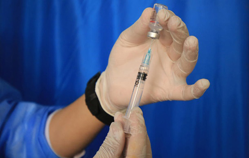 Вакцины не для всех: Европа не хочет делиться с другими странами технологией их производства