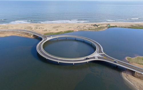 Зачем в Уругвае построили круглый мост через лагуну. ФОТО. ВИДЕО