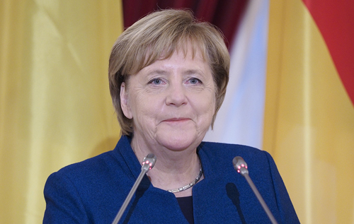 Меркель последний раз прибыла в Британию в качестве канцлера Германии. С ней встретились премьер и королева