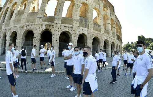 Збірна України прогулялась по Риму перед битвою з Англією на Євро-2020. ВІДЕО