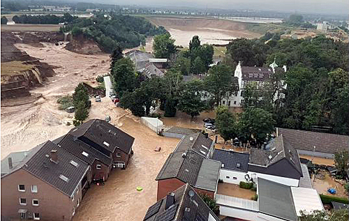 Крупнейшая природная катастрофа за последние 75 лет: шокирующие фото потопа в Европе