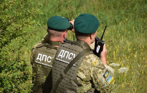 На кордоні з Росією скоїли напад на українських прикордонників