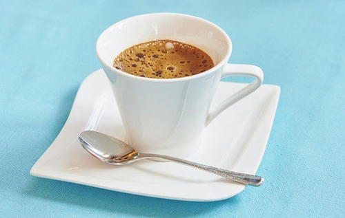 Почему нельзя пить только кофе на завтрак: три последствия для здоровья