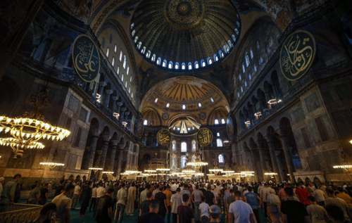 В ЮНЕСКО потребовали от Турции доклада по состоянию храма Святой Софии в Стамбуле, который превратили в мечеть