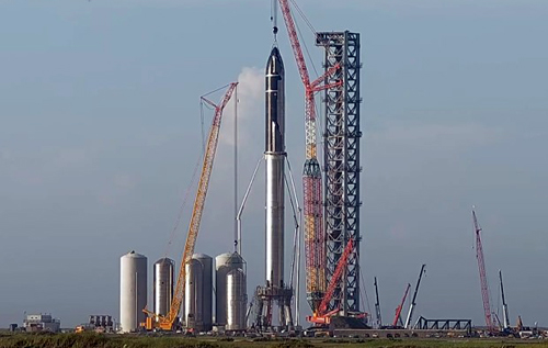 SpaceX собрала самую большую ракету в мире