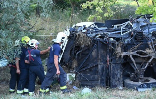 В Венгрии перевернулся автобус: восемь пассажиров погибли,  десятки пострадали
