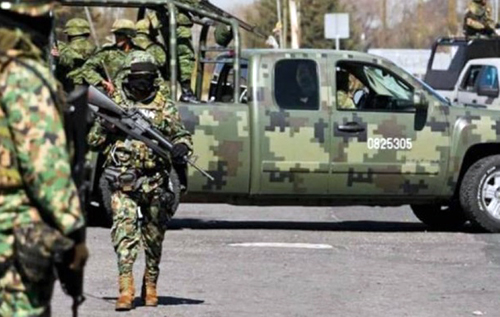 В Мексике при нападении банды на военных погибли семь человек