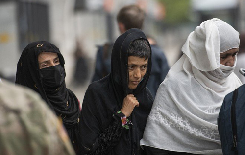 Талибы применили газ для разгона женской акции протеста в Кабуле