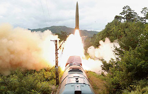 КНДР испытала железнодорожный ракетный комплекс