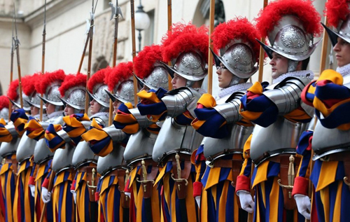 В швейцарской гвардии Папы Римского могут появиться женщины