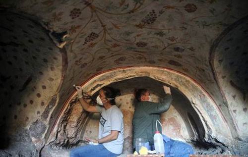 У Туреччині знайшли 400 кам'яних гробниць, яким 1800 років