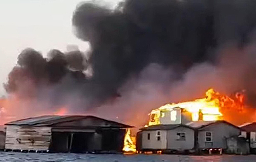 На Карибах масштабный пожар уничтожил более 200 зданий. ВИДЕО