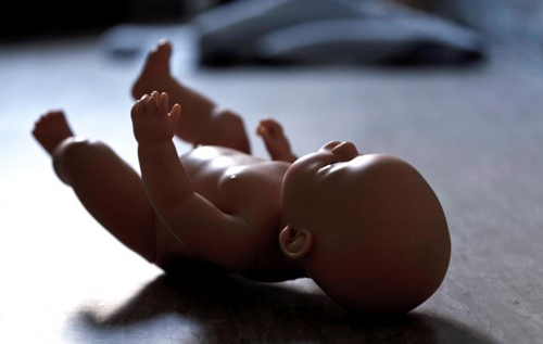 Втратила дитину й імітувала вагітність: жительку Житомира підозрюють у вбивстві новонародженого
