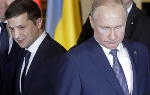 Песков пожаловался, что Путину сложно выстраивать диалог с украинским президентом: Зеленский упорно называет Россию участником конфликта на юго-востоке страны. Но это не так