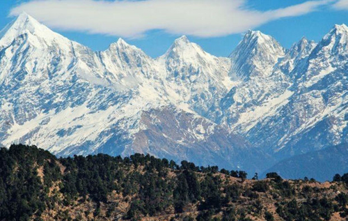 Как минимум 11 человек погибли в горах Индии из-за снегопада