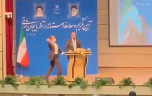 В Иране полковник КСИР напал на губернатора провинции во время его выступления. ВИДЕО