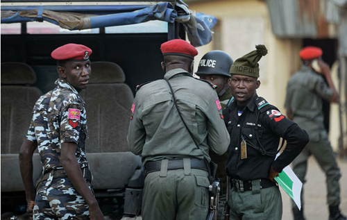 В Нигерии более 800 задержанных бежали из исправительного центра