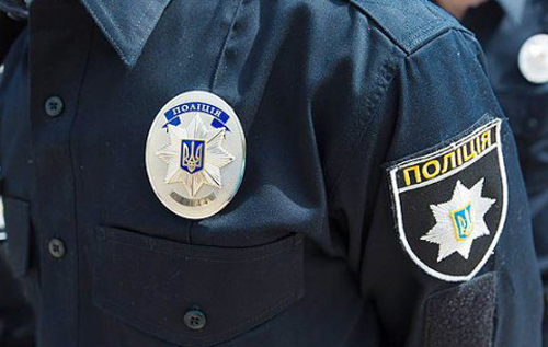 У Миколаєві поранили поліцейського: в нього стріляли та різали ножем