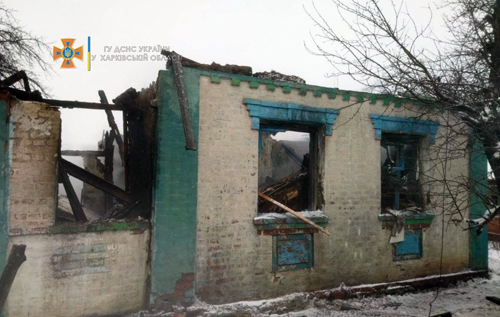 На Харківщині юнак та сусід врятували трьох дітей та жінку на пожежі