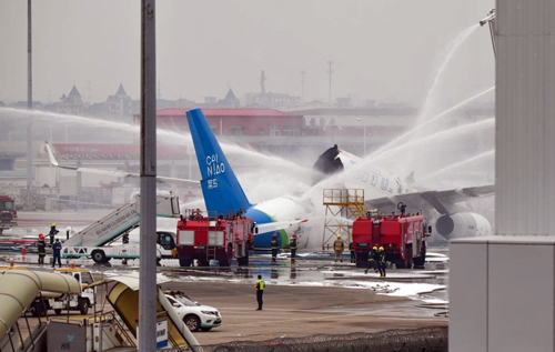 У китайському аеропорту згорів російський літак Ту-204