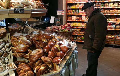В очікуванні "інфляційного шоку": у Зеленського задумалися про введення продуктових чеків