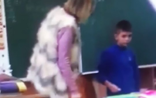 "Буду тя зараз лупити": мережу підірвала відео із закарпатської школи з неадекватною вчителькою